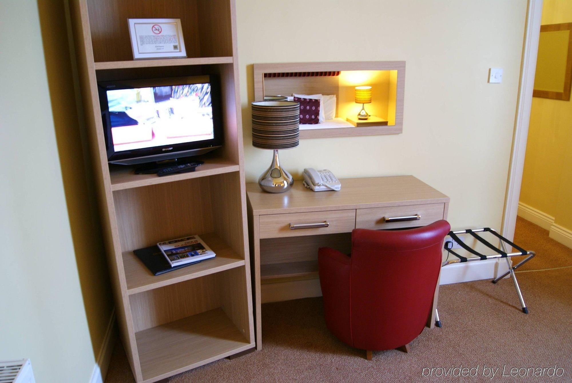 Number 10 Hotel Glasgow Rum bild