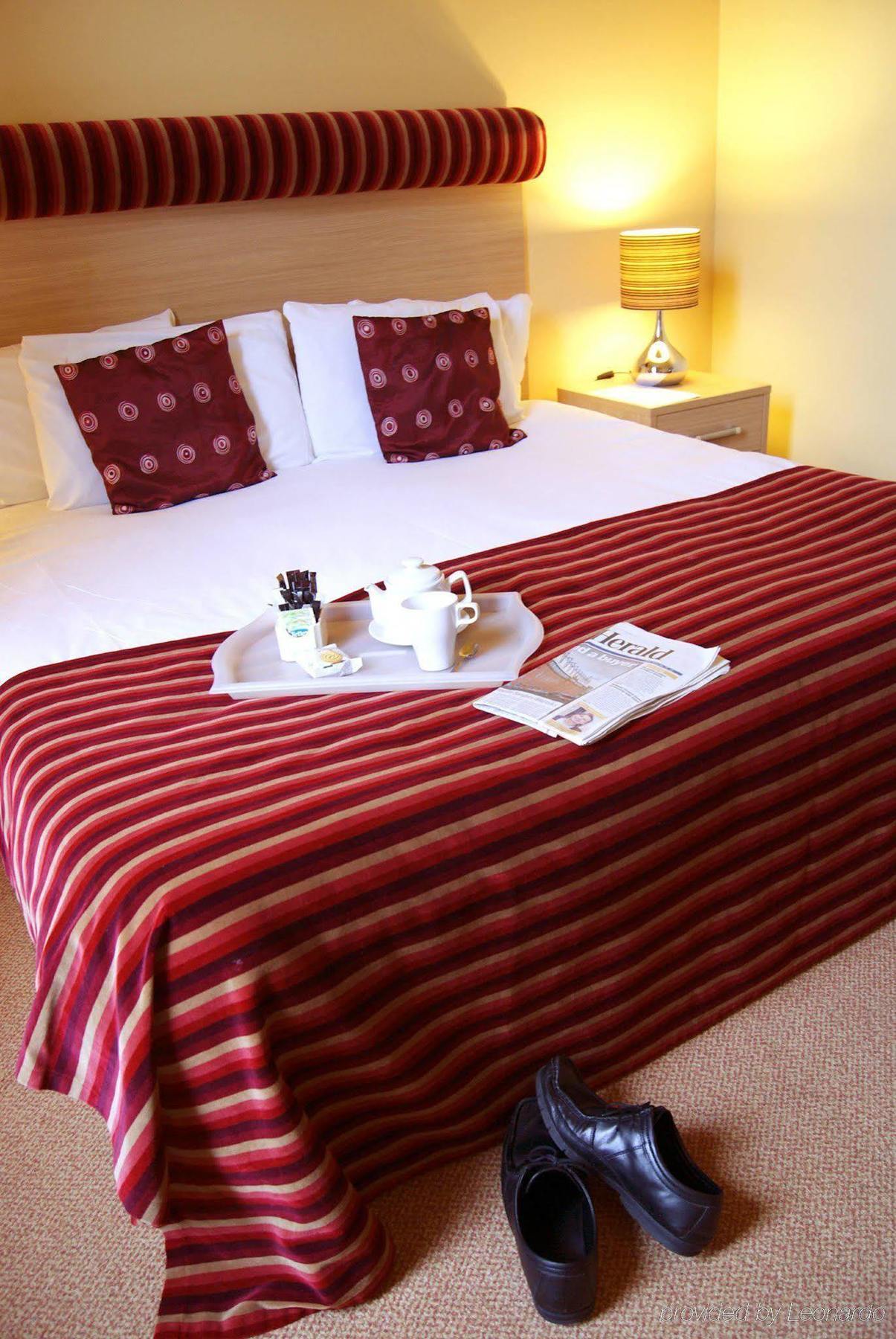 Number 10 Hotel Glasgow Rum bild